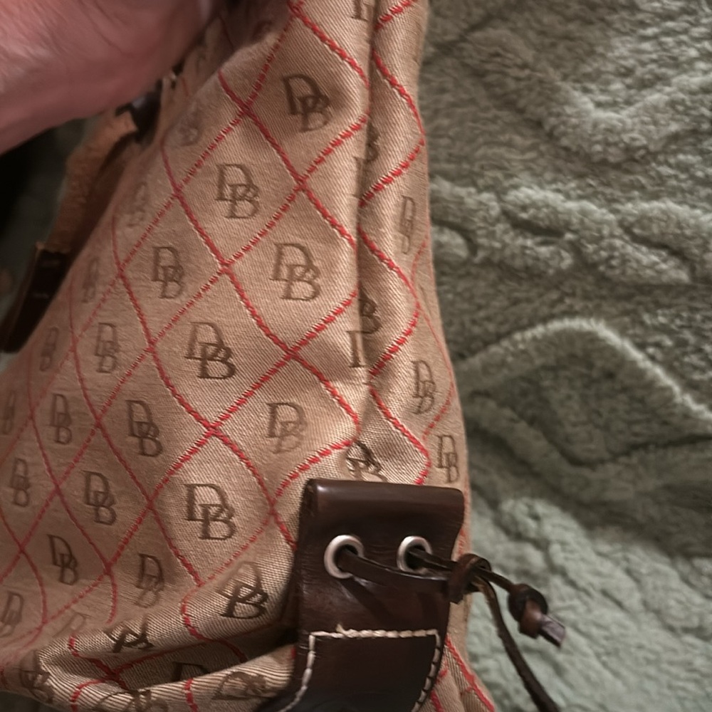 Authentic Dooney & Bourke Vintage Signature Tote Brown & Red Accents - Picture 3 of 15